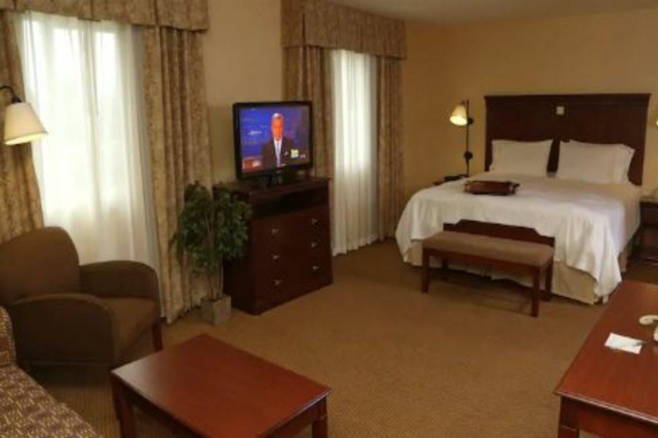 Hampton Inn & Suites Берлингтон Экстерьер фото