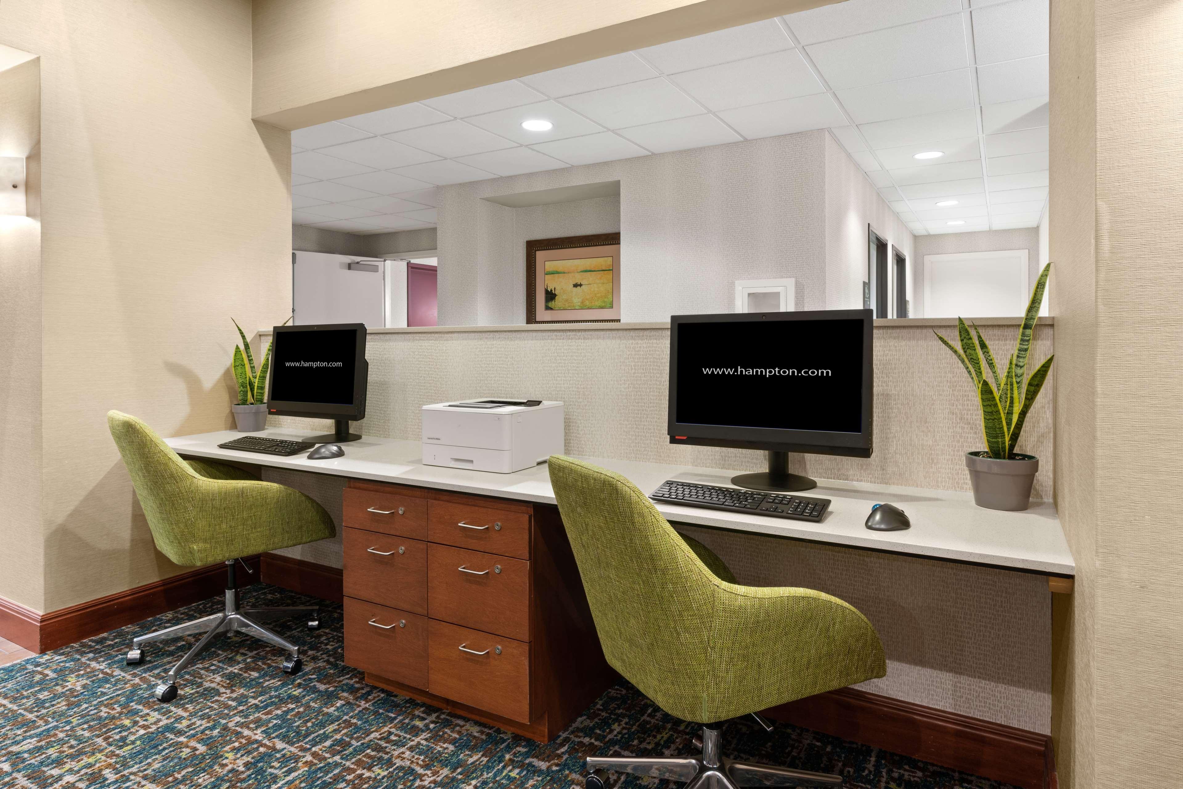 Hampton Inn & Suites Берлингтон Экстерьер фото
