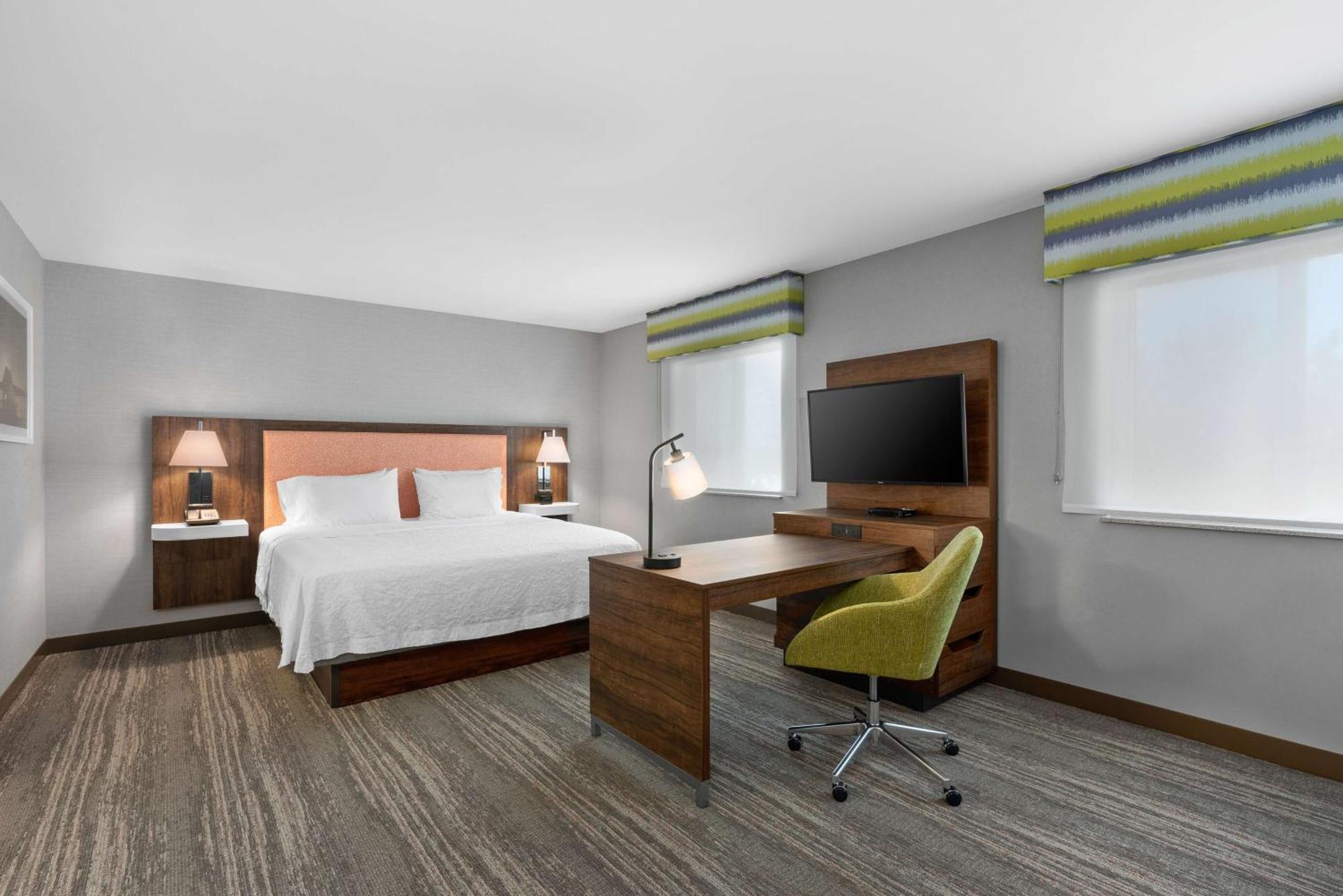 Hampton Inn & Suites Берлингтон Экстерьер фото