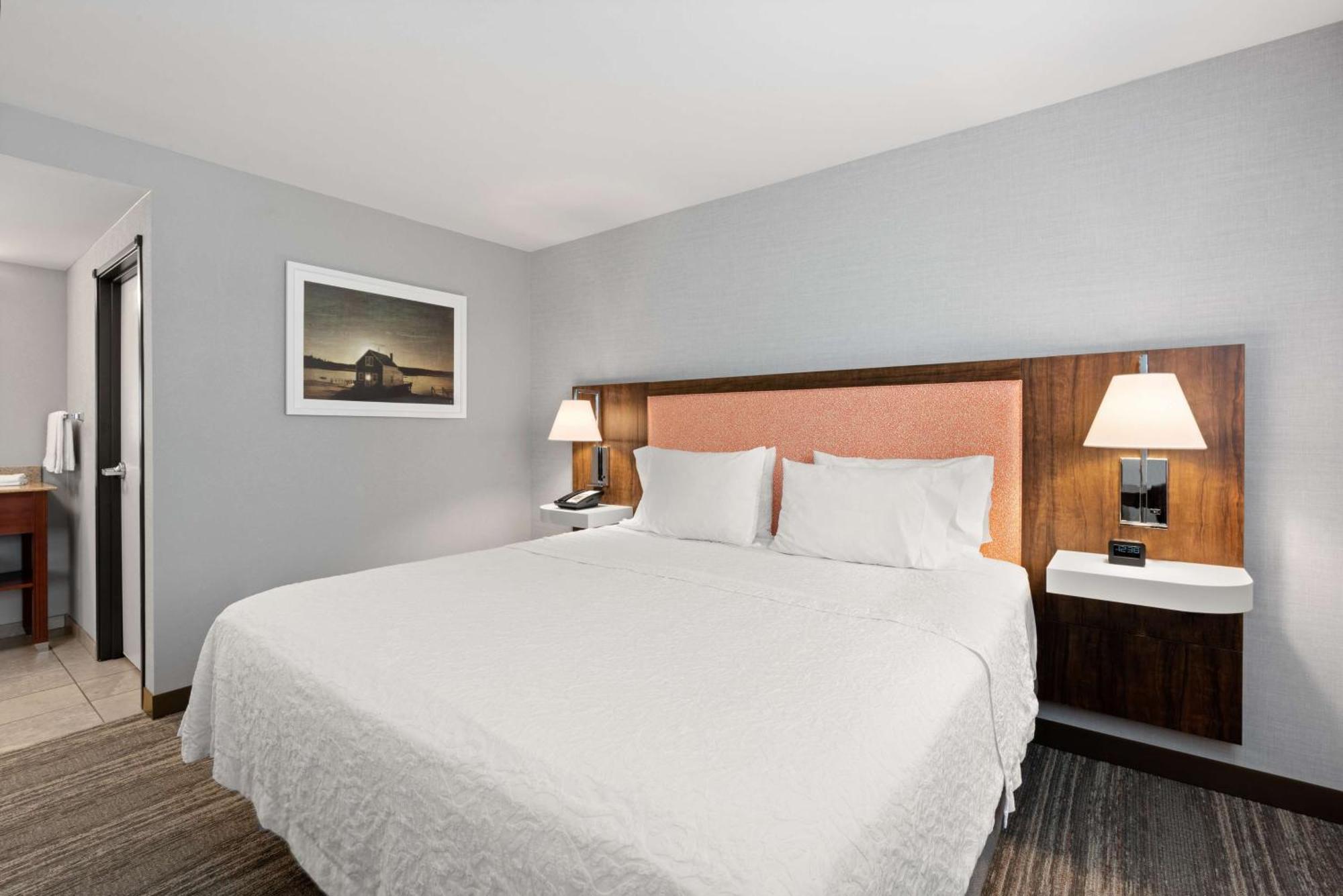 Hampton Inn & Suites Берлингтон Экстерьер фото