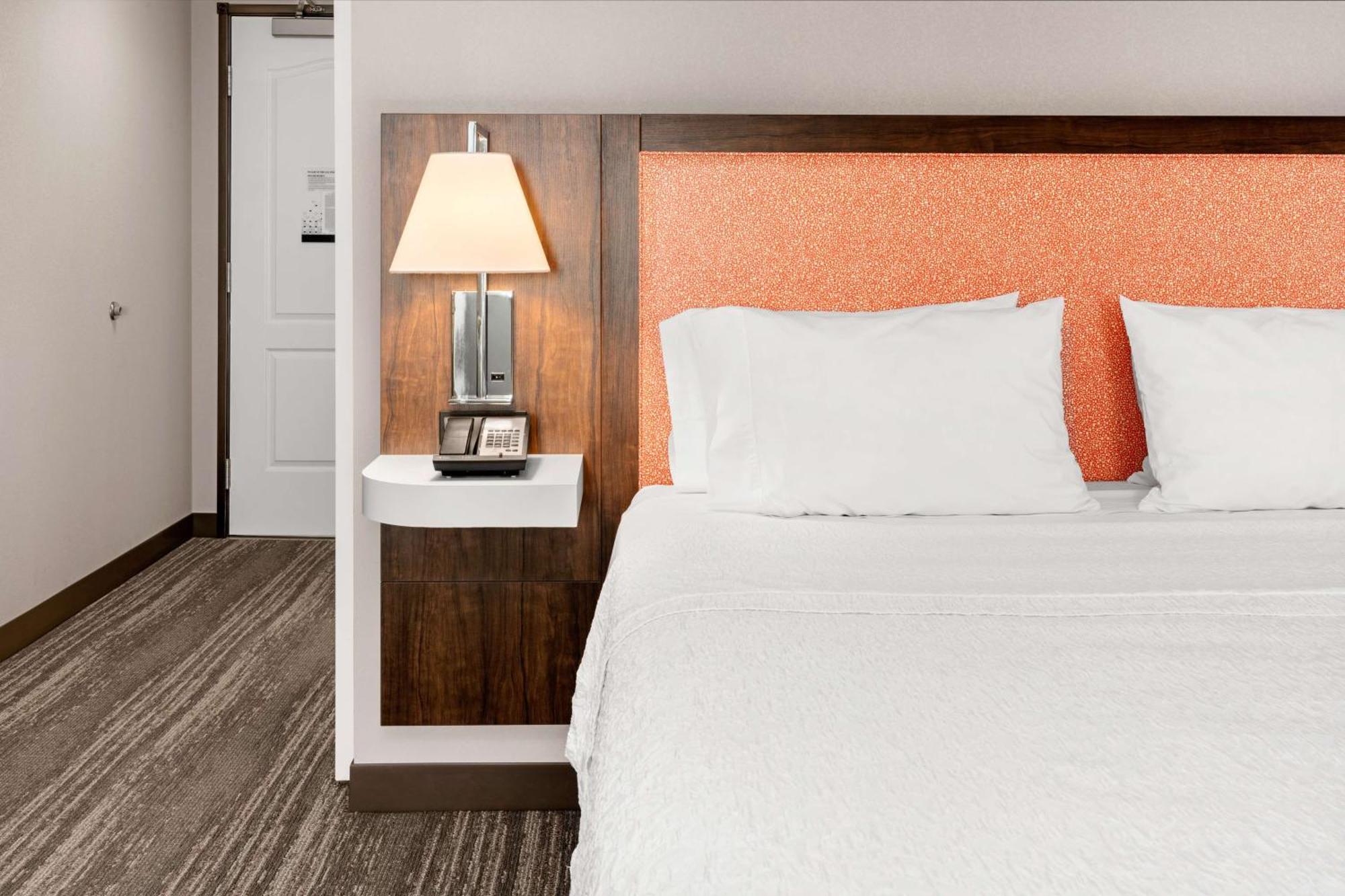 Hampton Inn & Suites Берлингтон Экстерьер фото