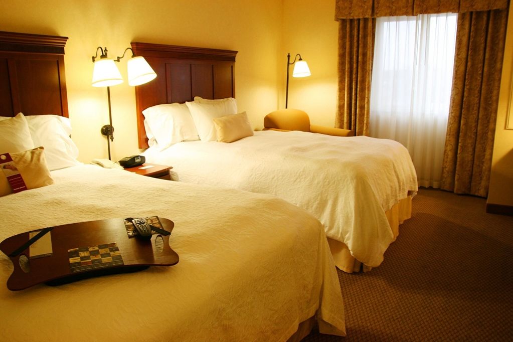 Hampton Inn & Suites Берлингтон Номер фото