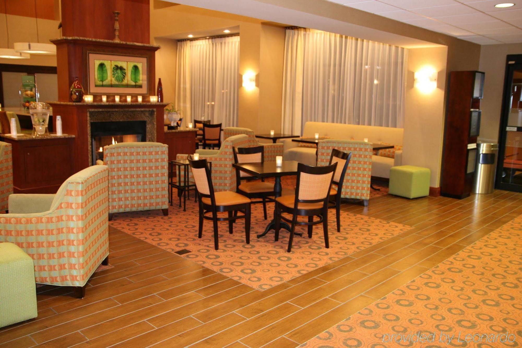 Hampton Inn & Suites Берлингтон Экстерьер фото