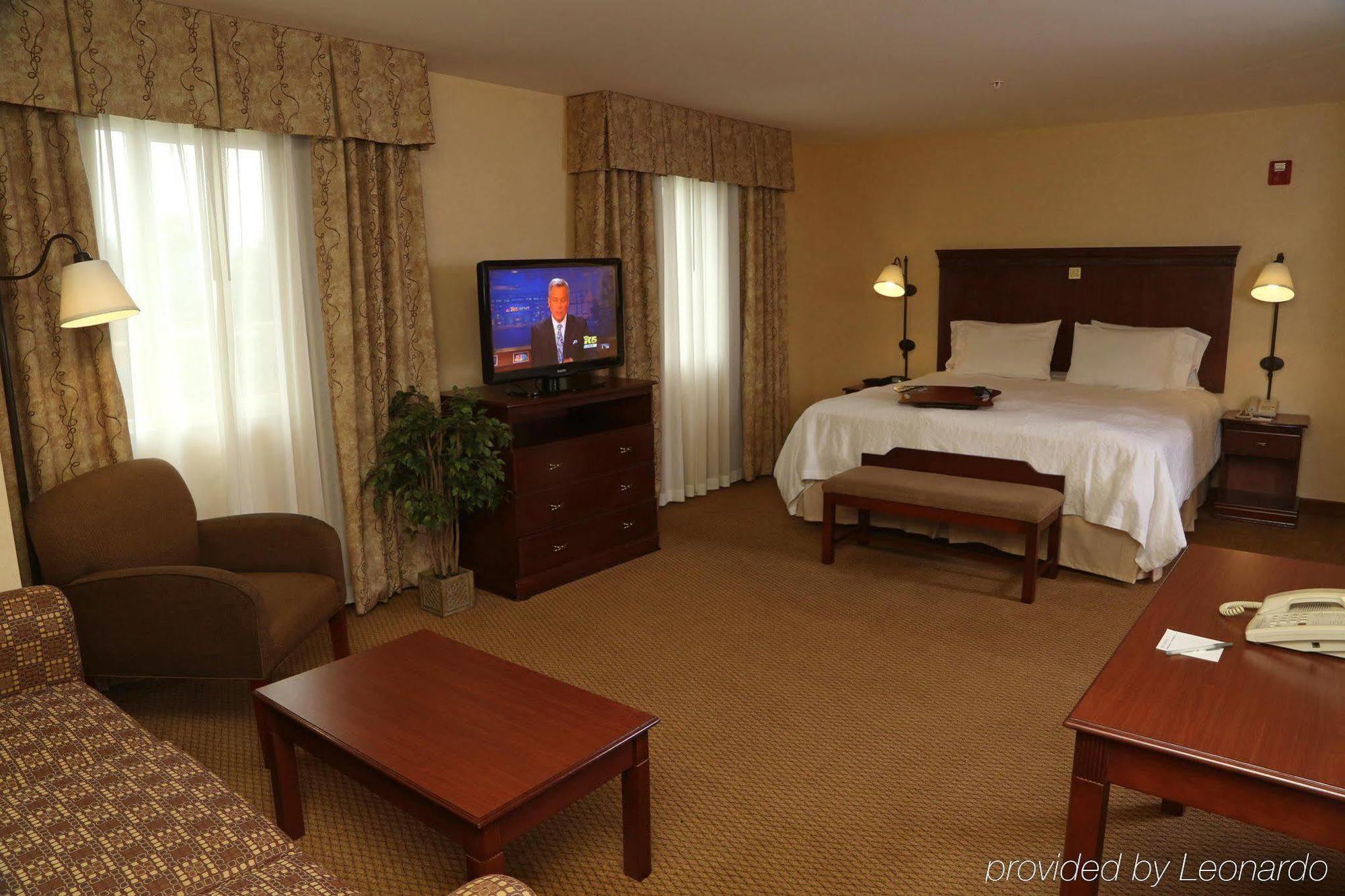 Hampton Inn & Suites Берлингтон Экстерьер фото