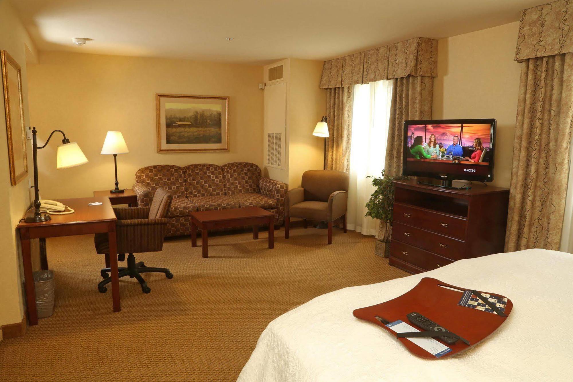 Hampton Inn & Suites Берлингтон Экстерьер фото