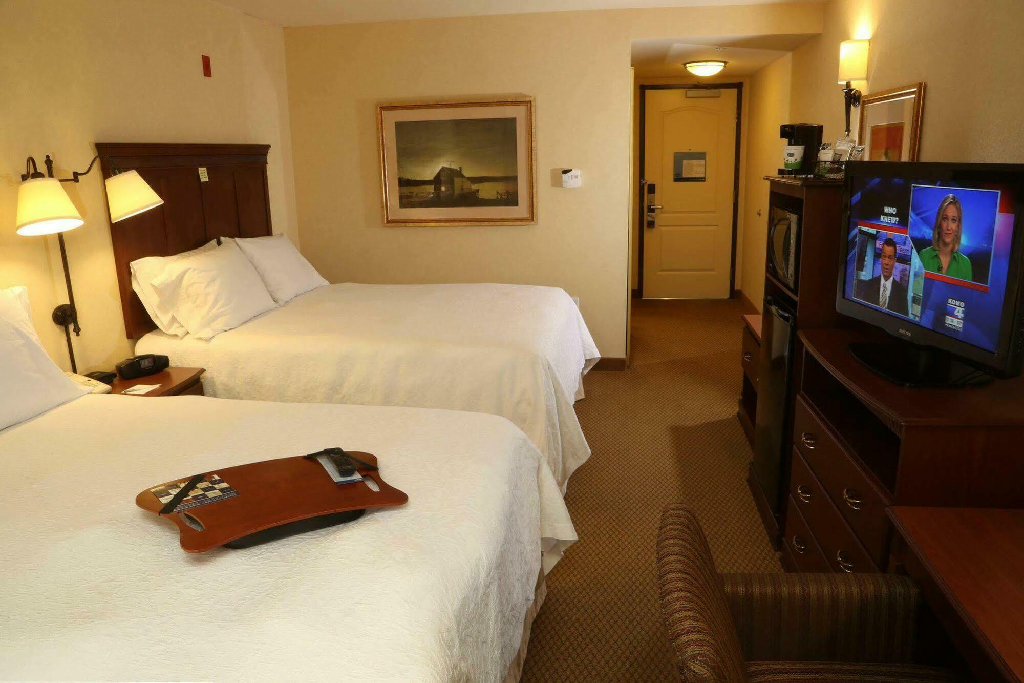 Hampton Inn & Suites Берлингтон Экстерьер фото